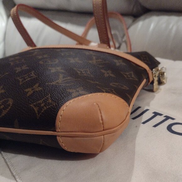 💯% authentic RARE PERFECT Louis Vuitton Coussin shoulder bag 🌹🌹 - Picture 9 of 16